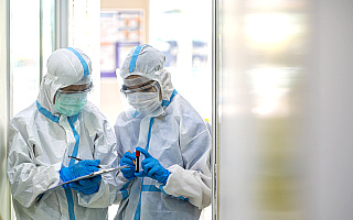 W połowie maja w USA mają być znane wyniki badań nad lekiem na Covid-19. Preparat testowany jest też w Polsce W połowie maja w USA mają być znane wyniki badań nad lekiem na Covid-19. Preparat testowany jest też w Polsce